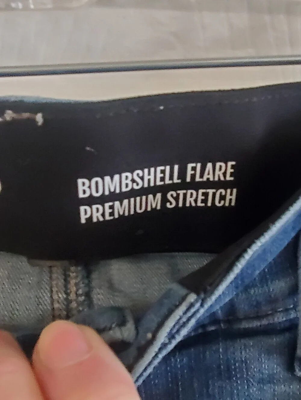 TORRID BOMBSHELL FLARE PREMIUM STRETCH SZ 18 TALL. DENIM JEAN
